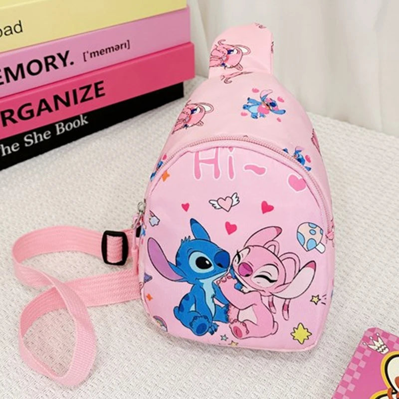 Sac de poitrine à bandoulière Stitch & Angel, sac à bandoulière dessin animé, sac à bandoulière décontracté à la mode avec porte-monnaie pour les voyages quotidiens