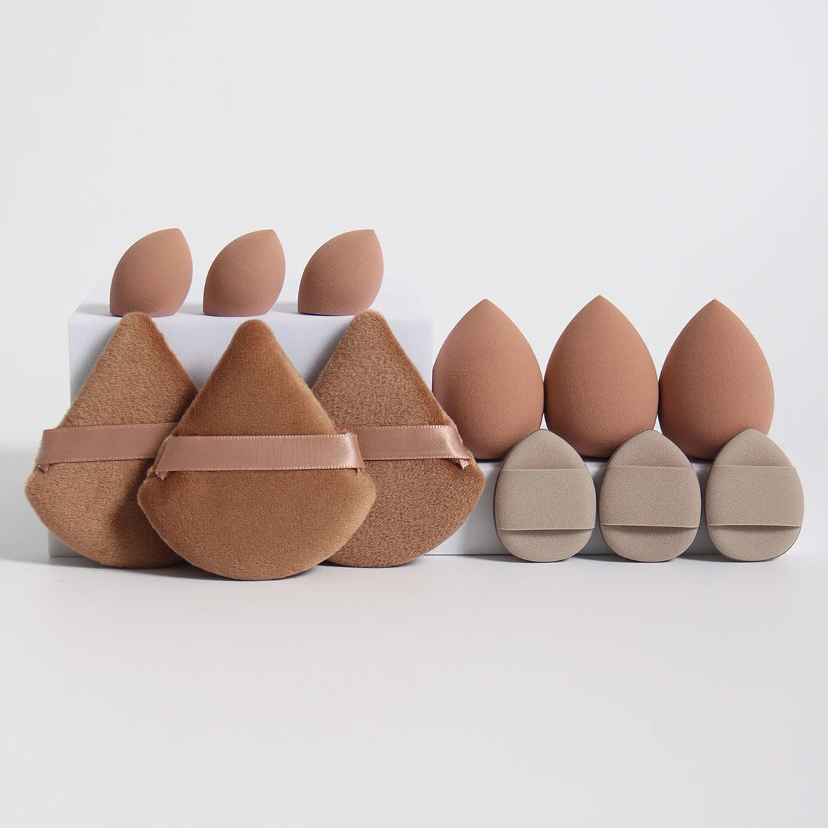 Ensemble d'éponges de maquillage polyvalentes, faites de 3 bouffées de poudre adt, 3 mini bouffées de coussin d'air, 3 œufs de beauté et 3 mini beauté, 12 pièces