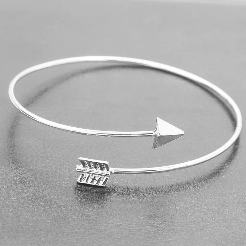 Manchette ouverte Punk Bracelets & Bracelet bijoux de mode pour femmes hommes pulseras mujer battement de coeur feuille flèche Triangle coeur Bracelet chaud