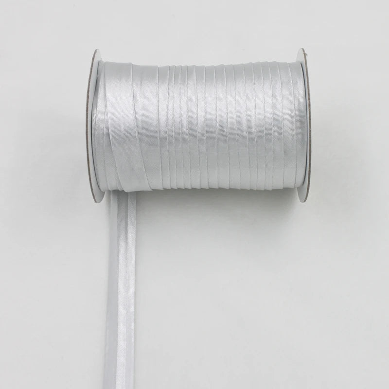 Biais en satin polyester 15 mm pour couture et coupe de vêtements, rouleau de 2