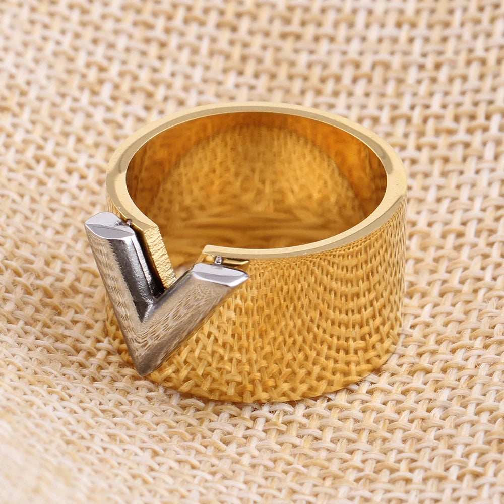 Bague de luxe en acier et titane pour femmes