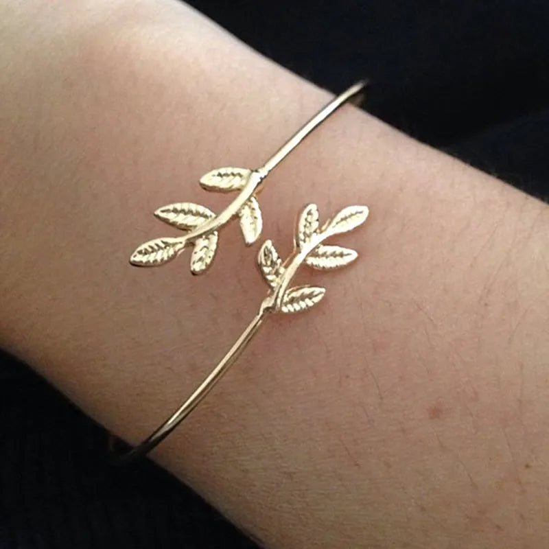 Manchette ouverte Punk Bracelets & Bracelet bijoux de mode pour femmes hommes pulseras mujer battement de coeur feuille flèche Triangle coeur Bracelet chaud