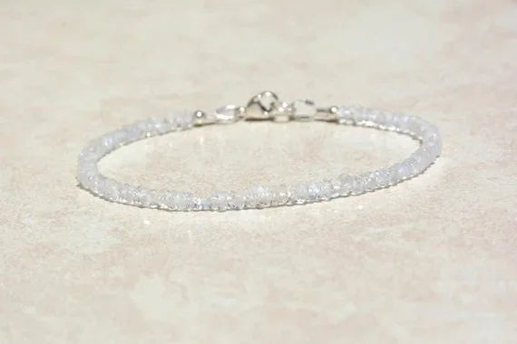 Bracelet pierre de naissance de juin, bracelet pierre de lune arc-en-ciel, bracelet de pierres précieuses perlées, cadeau d'anniversaire pour elle, bracelet pierre de naissance