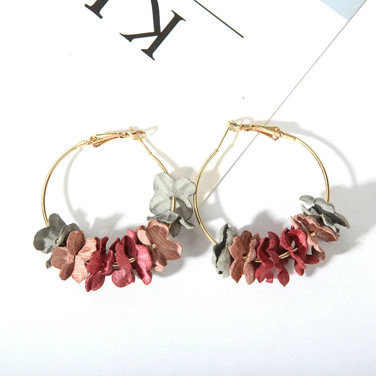 Boucles d'oreilles pour femmes Bijoux élégant tissu fleur pétale alliage cercle rond boucles d'oreilles charme couleur or