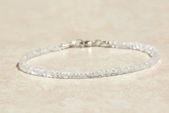 Bracelet pierre de naissance de juin, bracelet pierre de lune arc-en-ciel, bracelet de pierres précieuses perlées, cadeau d'anniversaire pour elle, bracelet pierre de naissance