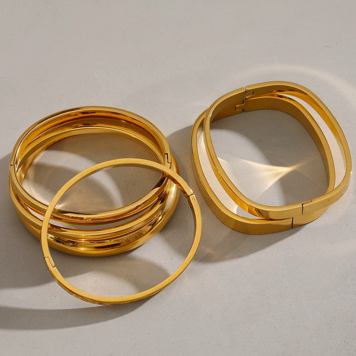 Acier lisse incurvé carré boucle lisse Bracelet manchette Bracelet Femme étanche antirouille