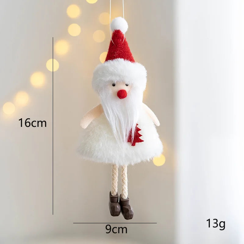 Décoration de sapin en peluche tendre mettant en scène un délicat pendentif ange