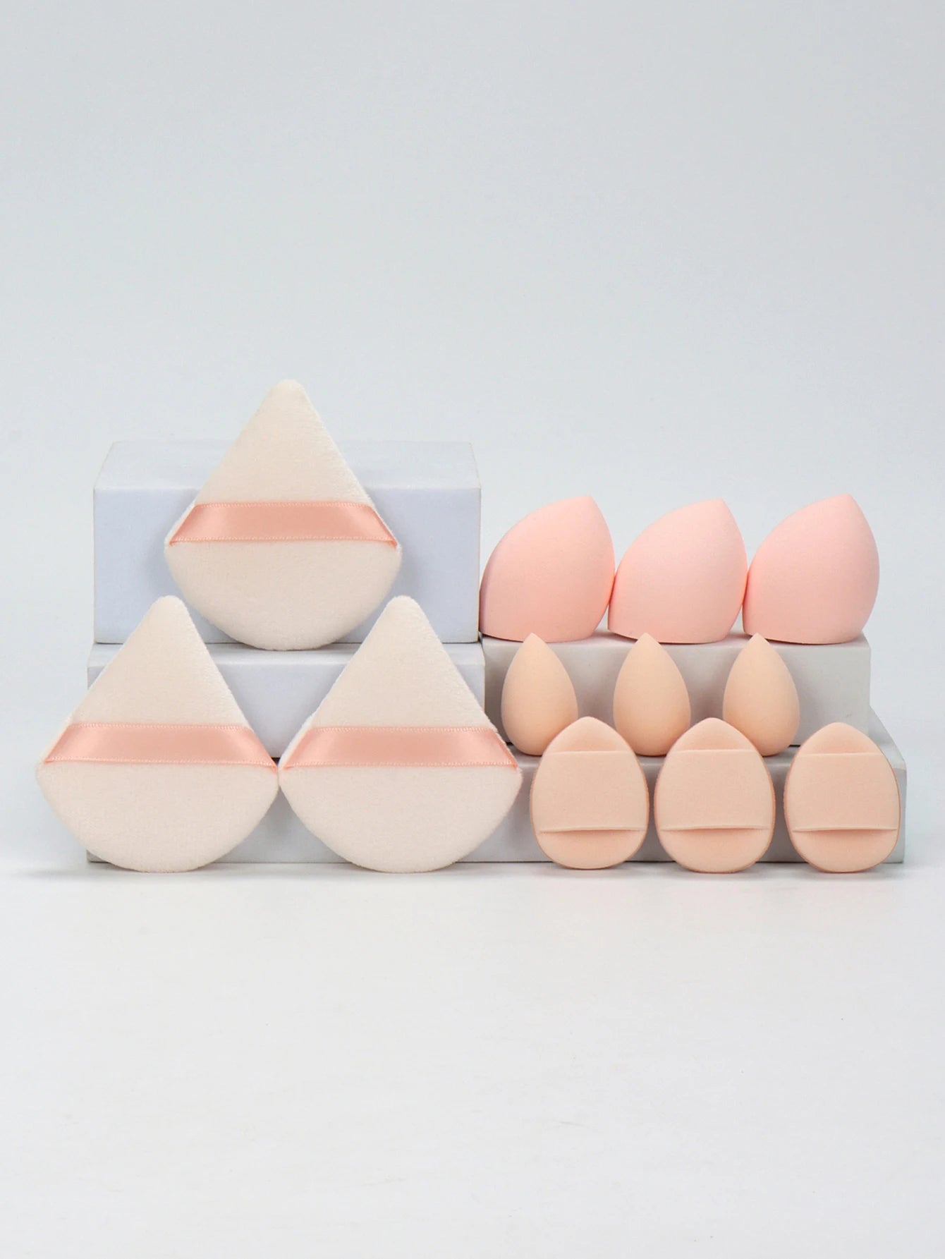 Ensemble d'éponges de maquillage polyvalentes, faites de 3 bouffées de poudre adt, 3 mini bouffées de coussin d'air, 3 œufs de beauté et 3 mini beauté, 12 pièces