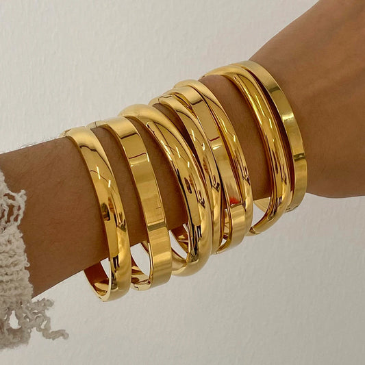 Acier lisse incurvé carré boucle lisse Bracelet manchette Bracelet Femme étanche antirouille