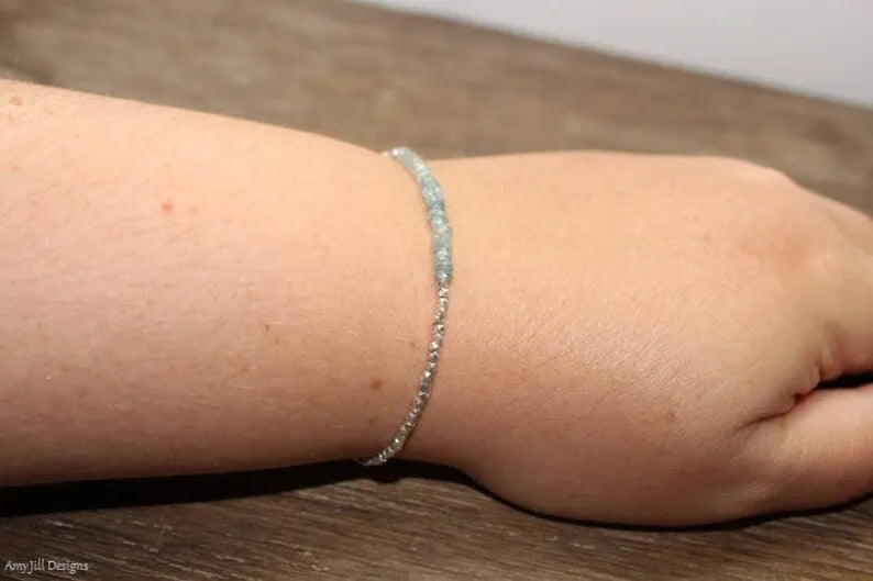 Bracelet en Zircon bleu, perles de la tribal Hill, Zircon à empiler, pierre de naissance de décembre, bijoux en pierres précieuses