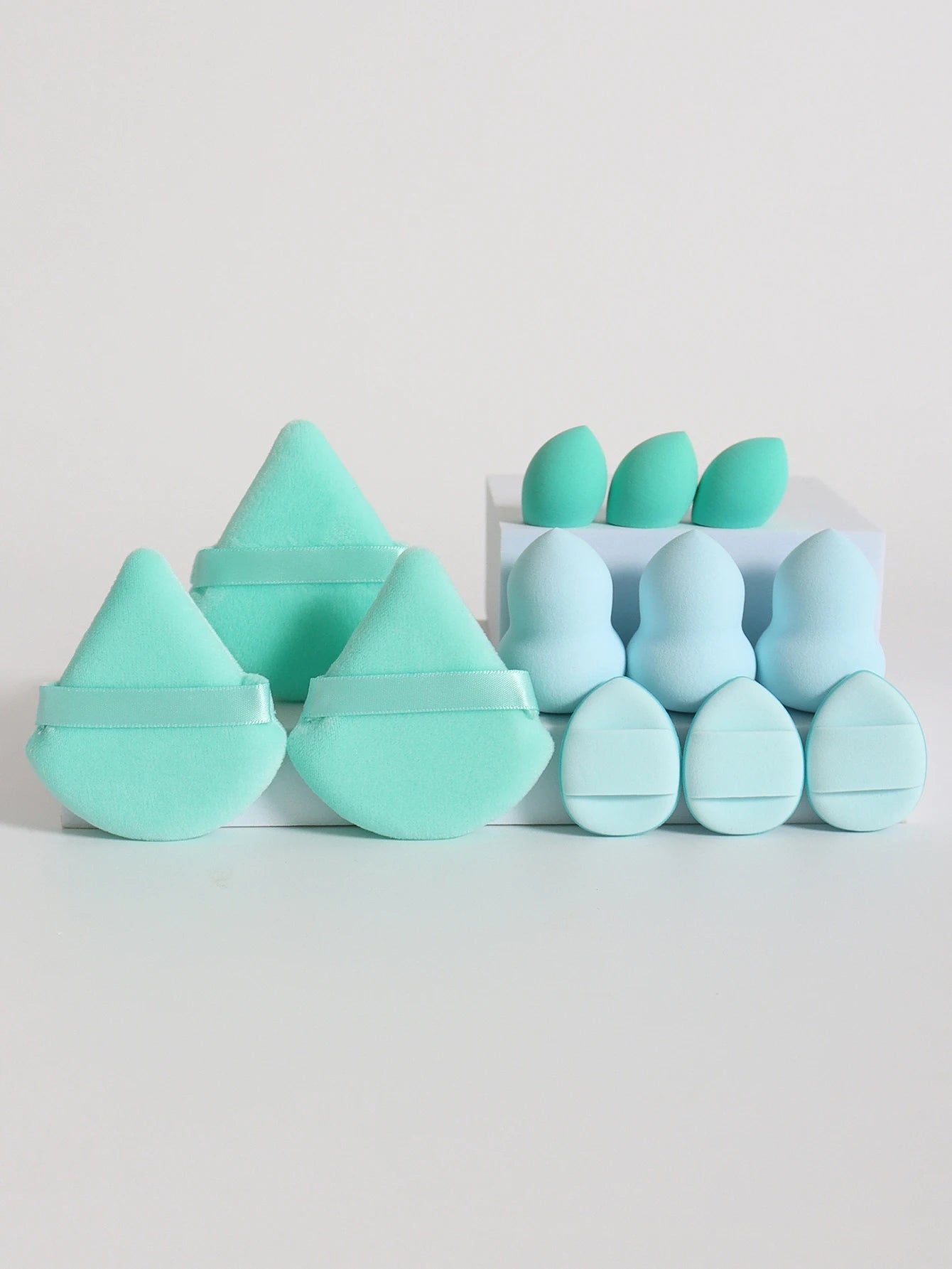 Ensemble d'éponges de maquillage polyvalentes, faites de 3 bouffées de poudre adt, 3 mini bouffées de coussin d'air, 3 œufs de beauté et 3 mini beauté, 12 pièces