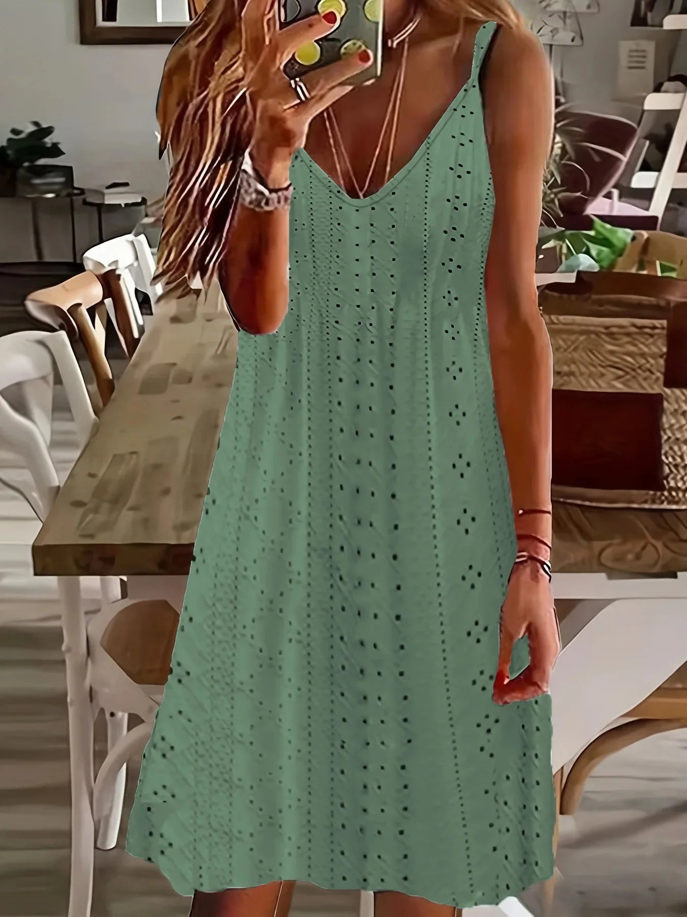 Grande taille Europe et états-unis femmes été nouvelle découpe Jacquard col en v sangle couleur unie robe