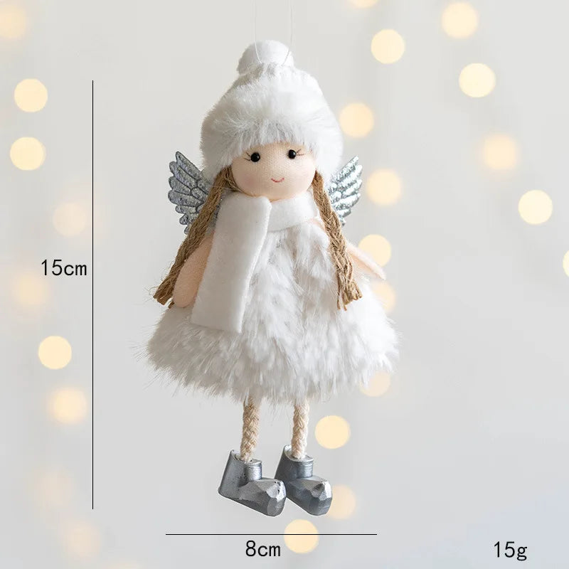 Décoration de sapin en peluche tendre mettant en scène un délicat pendentif ange