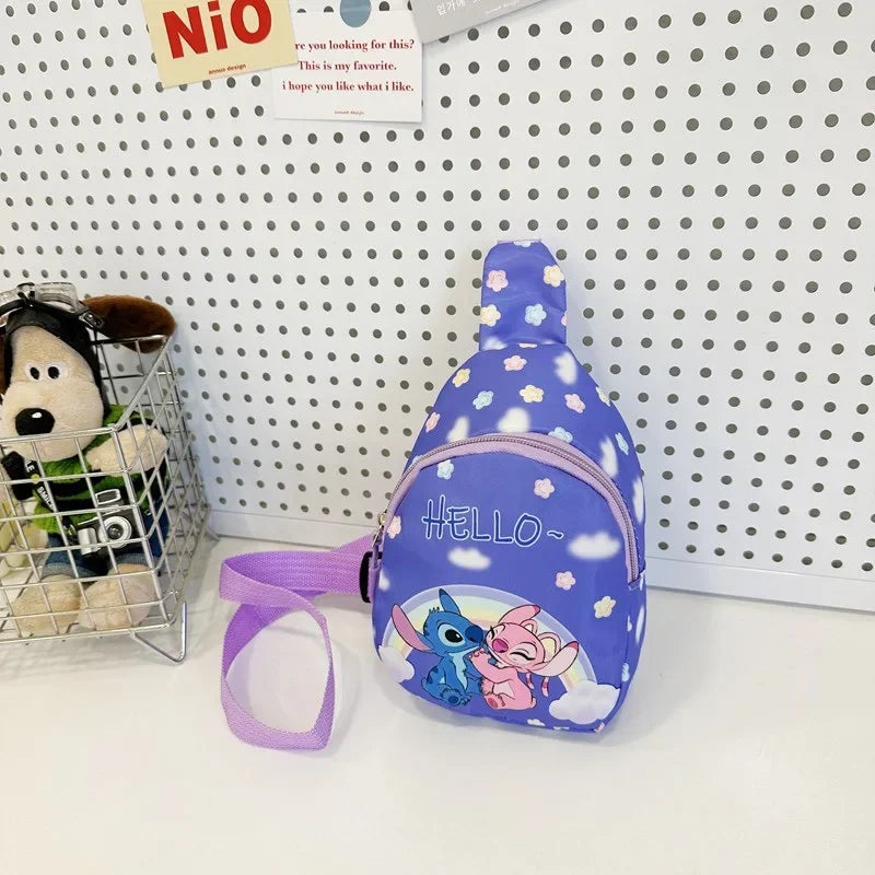 Sac de poitrine à bandoulière Stitch & Angel, sac à bandoulière dessin animé, sac à bandoulière décontracté à la mode avec porte-monnaie pour les voyages quotidiens