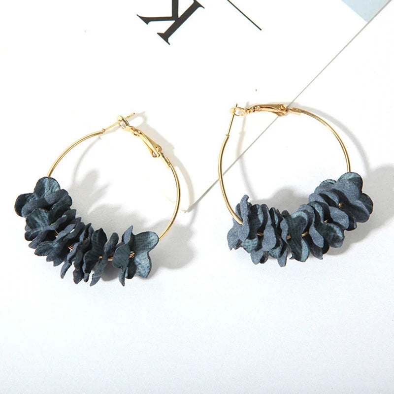Boucles d'oreilles pour femmes Bijoux élégant tissu fleur pétale alliage cercle rond boucles d'oreilles charme couleur or