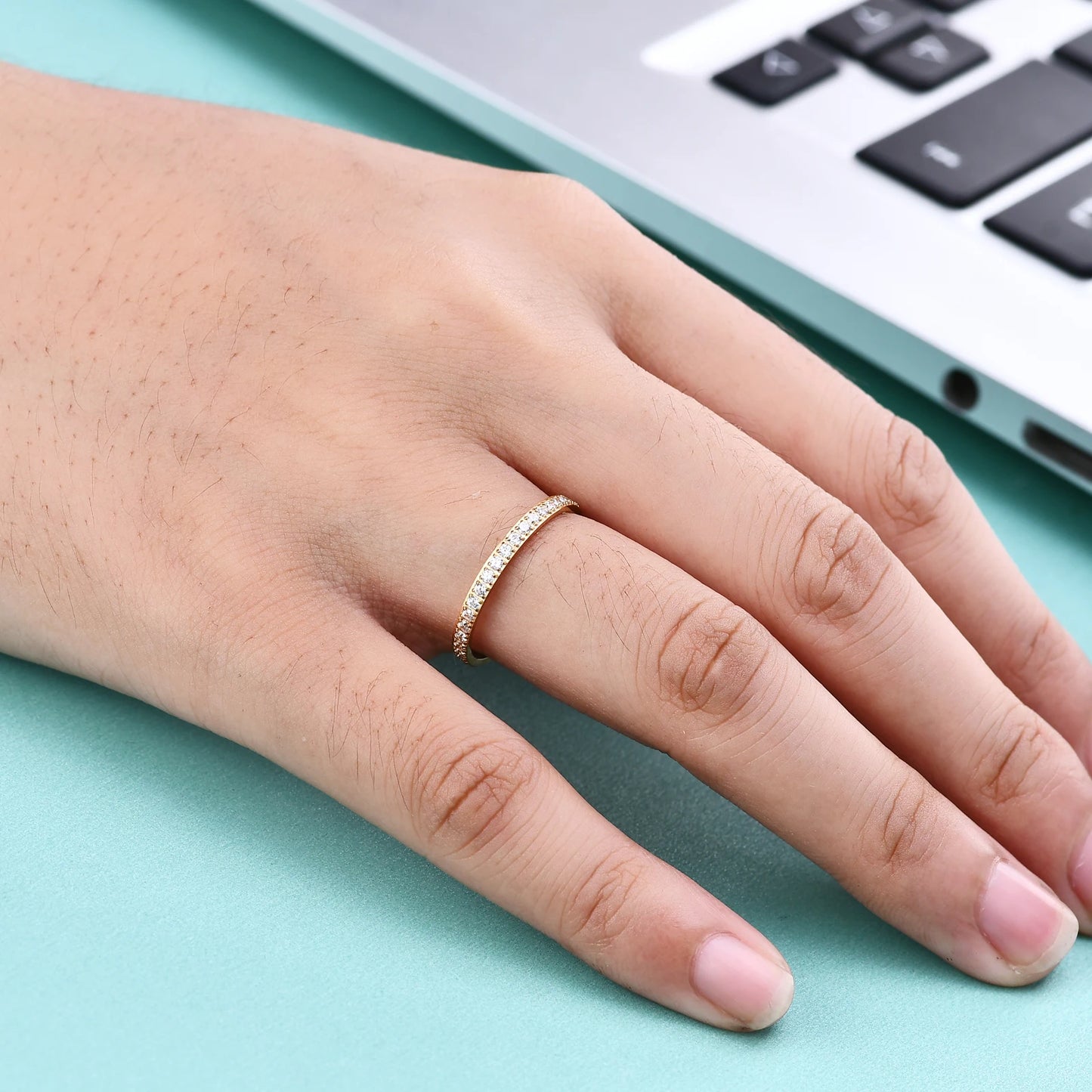 Petites bagues de fiançailles en acier inoxydable pour femmes, serties de canal en Zircon CZ