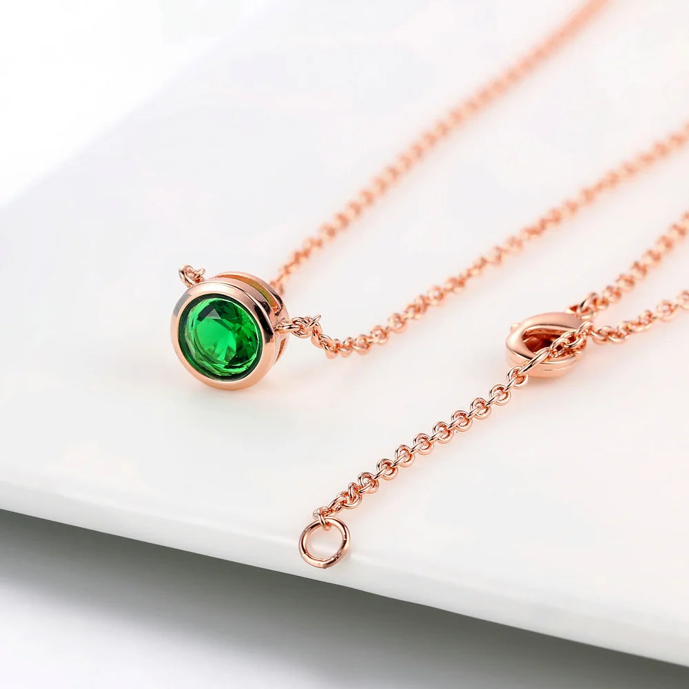 Collier avec pendentif rond en zircon cubique, couleur or