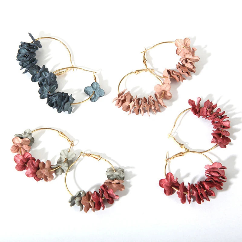 Boucles d'oreilles pour femmes Bijoux élégant tissu fleur pétale alliage cercle rond boucles d'oreilles charme couleur or