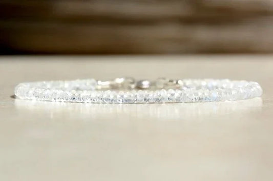 Bracelet pierre de naissance de juin, bracelet pierre de lune arc-en-ciel, bracelet de pierres précieuses perlées, cadeau d'anniversaire pour elle, bracelet pierre de naissance