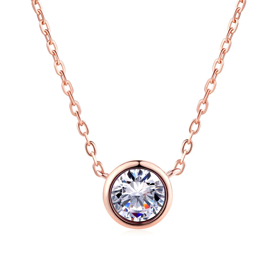 Collier avec pendentif rond en zircon cubique, couleur or