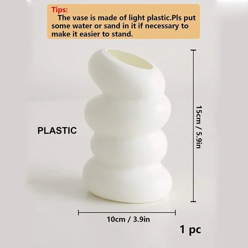 Vase blanc en spirale en plastique