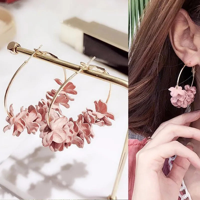 Boucles d'oreilles pour femmes Bijoux élégant tissu fleur pétale alliage cercle rond boucles d'oreilles charme couleur or