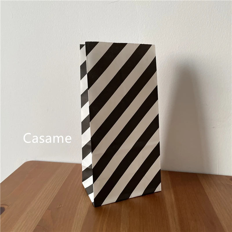 Mini sacs en papier multicolores à pois colorés, 18 x 9 x 6 cm, emballage cadeau ouvert