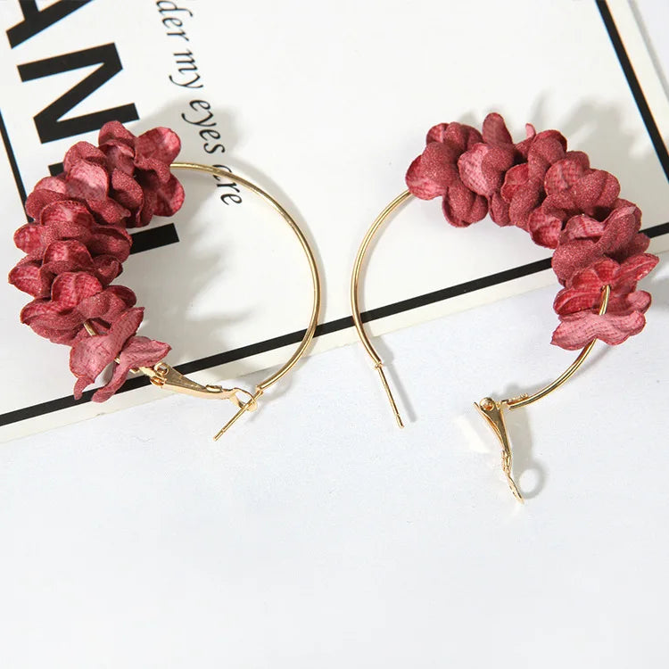 Boucles d'oreilles pour femmes Bijoux élégant tissu fleur pétale alliage cercle rond boucles d'oreilles charme couleur or