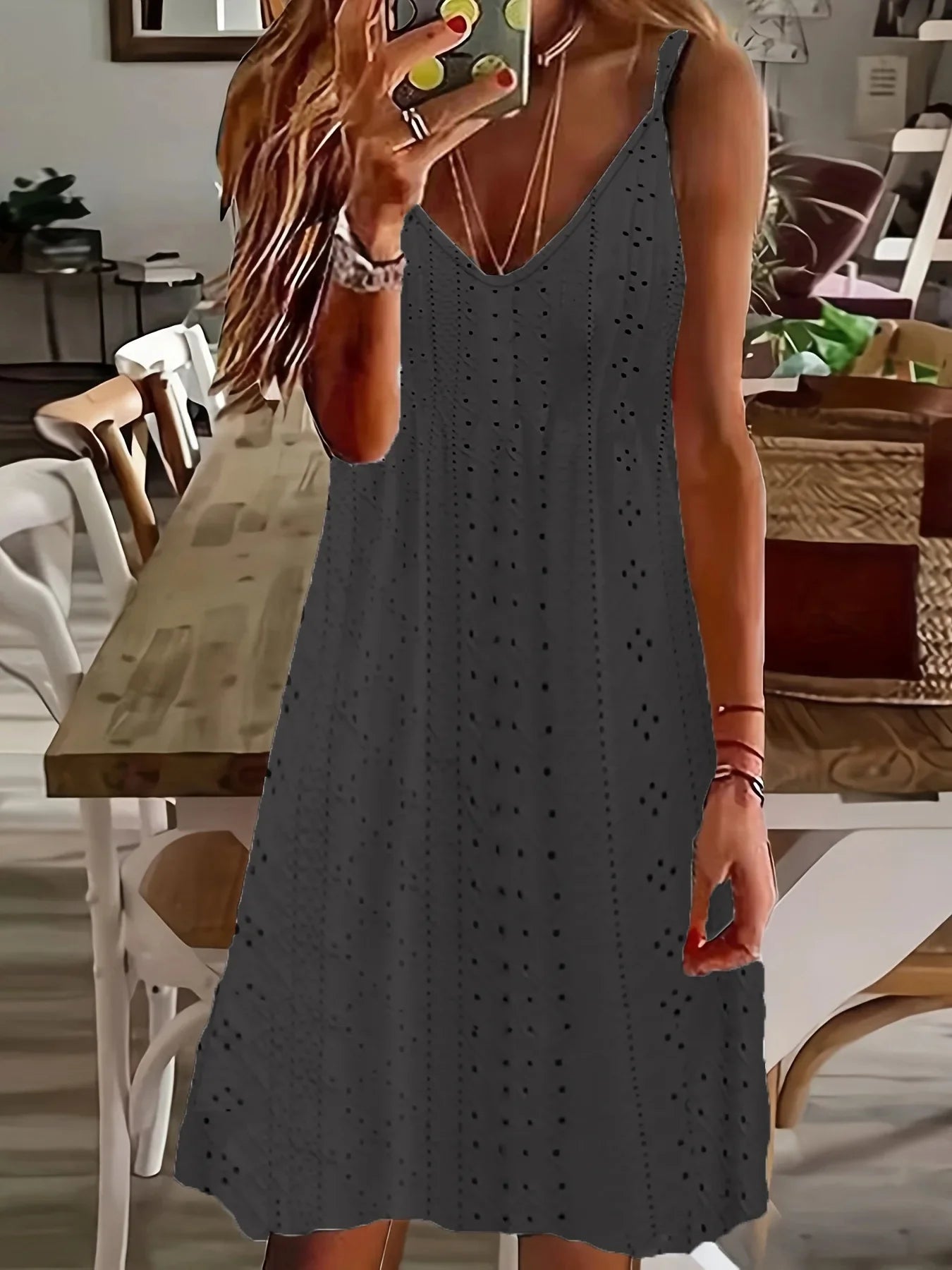 Grande taille Europe et états-unis femmes été nouvelle découpe Jacquard col en v sangle couleur unie robe
