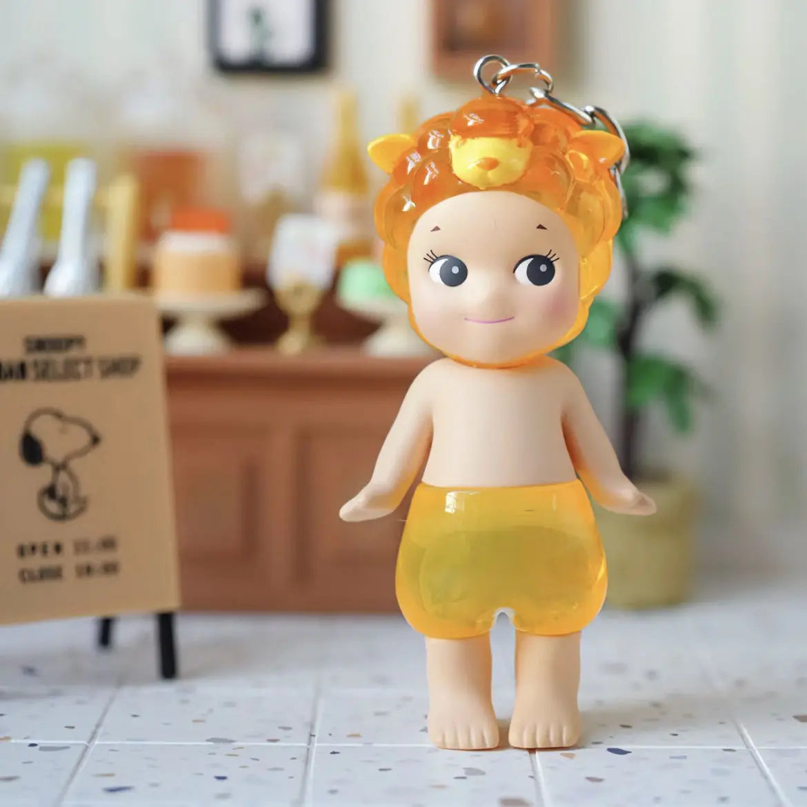 Charmantes figurines Sunny Angel en boîte mystère. Créées par MINISO, ces porte-clés anime collectibles séduisent les passionnés de tous les âges, notamment les jeunes de 7 à 14 ans.