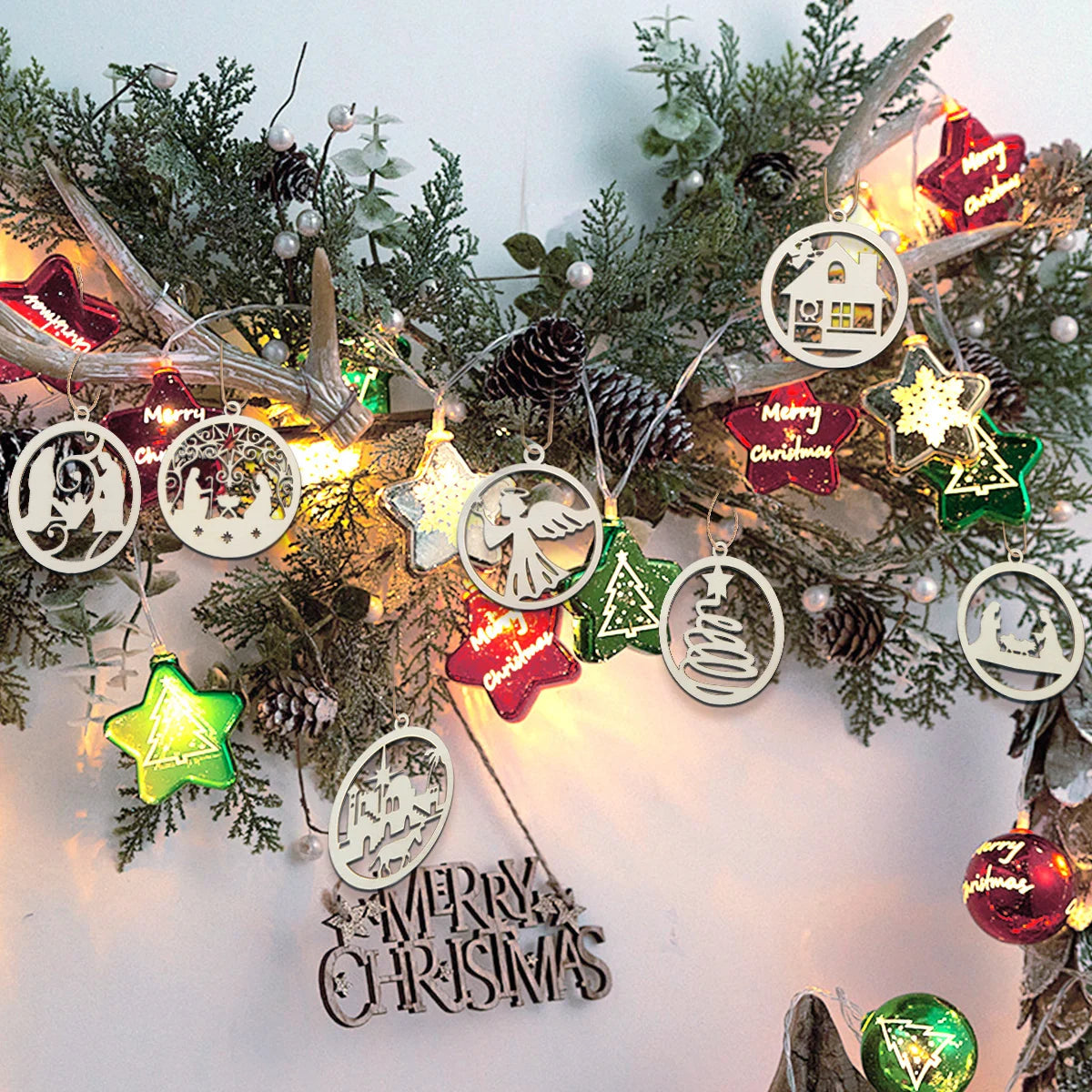 Pendentif Noël en bois avec boule - 12 pièces