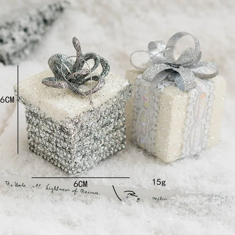 Décorations de sapin de Noël dorés avec nœuds