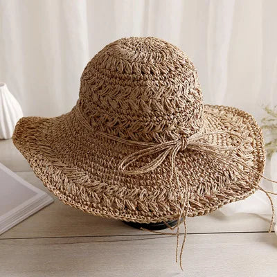 Chapeau de plage, chapeau de paille de plage d'été pour femmes, chapeau de soleil à grand avant-toit évidé à la main, chapeau de soleil pliant d'extérieur artistique et frais