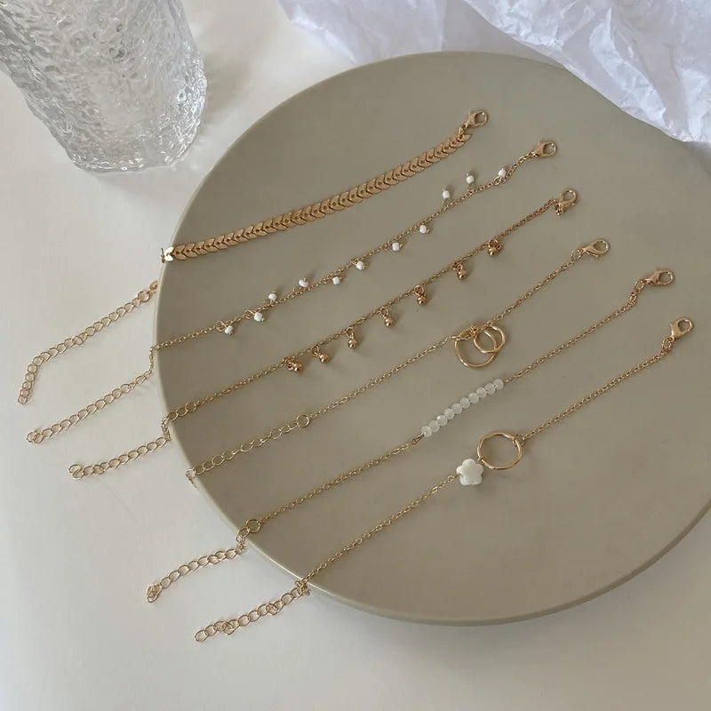 Ensemble de bracelets empilables tendance 6 pièces avec motif géométrique réglable et pompon – Parfait pour les occasions quotidiennes et spéciales.