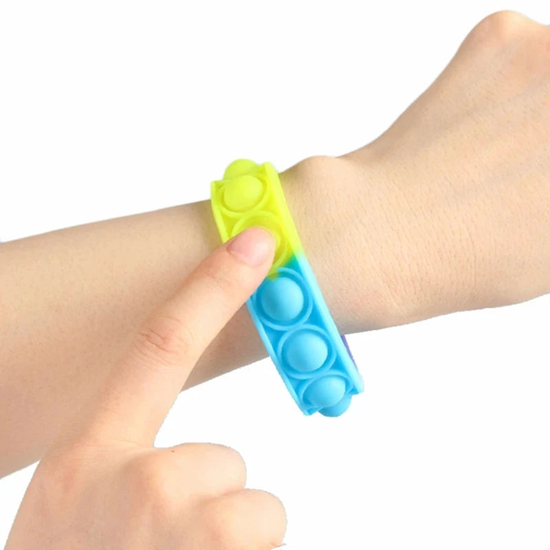 Ensemble de 6 bracelets fidget dotés de bulles à presser, conçus pour favoriser la relaxation et réduire l'anxiété