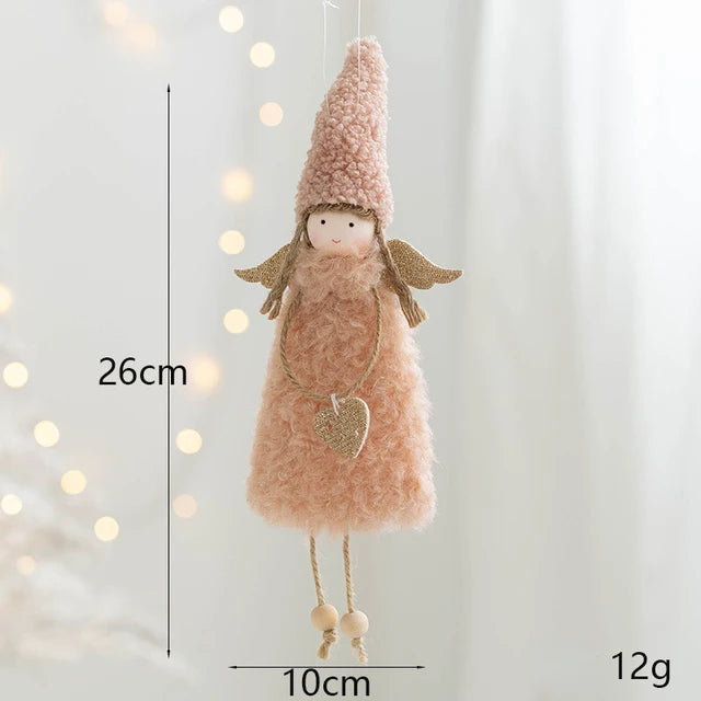 Décoration de sapin en peluche tendre mettant en scène un délicat pendentif ange